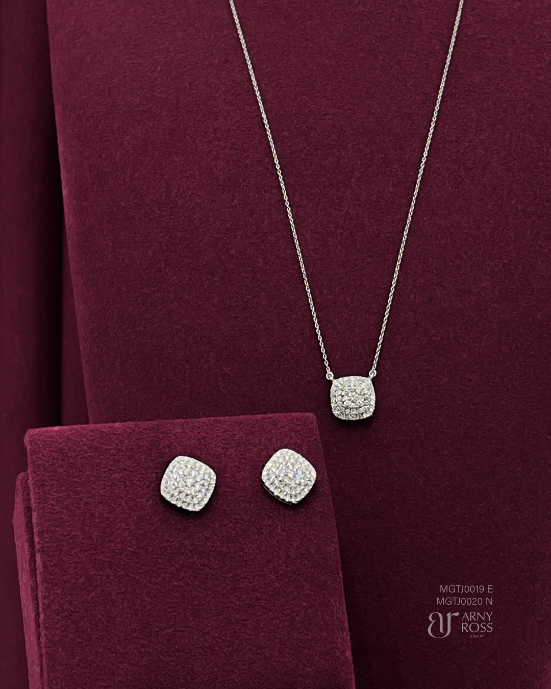 Cushion Illusion Diamond Earrings & Necklace