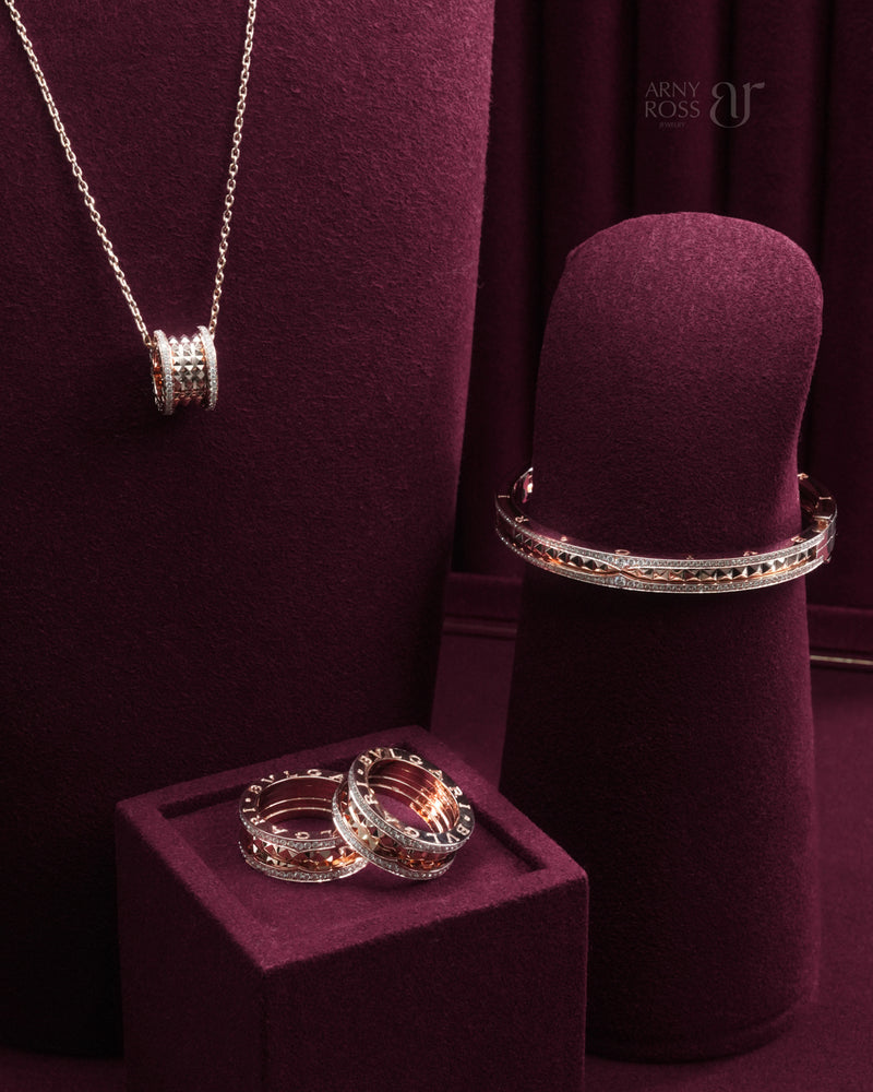 B.Zero1 Necklace with Diamonds